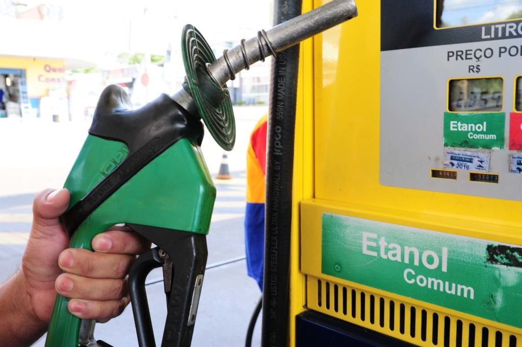 Em menos de uma semana a Petrobras anuncia novo aumento no preço da gasolina