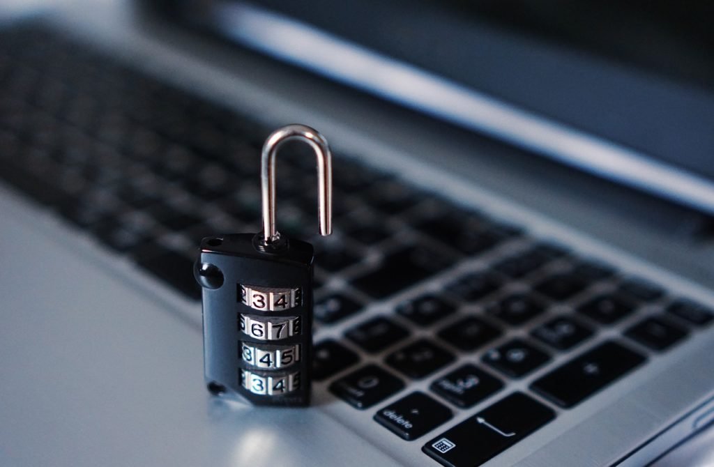 Polícia alerta população sobre golpes pela internet na venda de veículos
