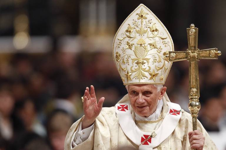 O Papa Bento XVI morre aos 95 anos