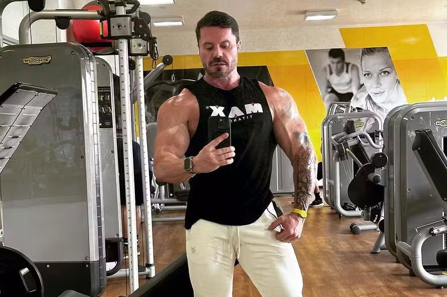 Influenciador Fitness Renato Cariani Indiciado por Tráfico de Produtos Químicos