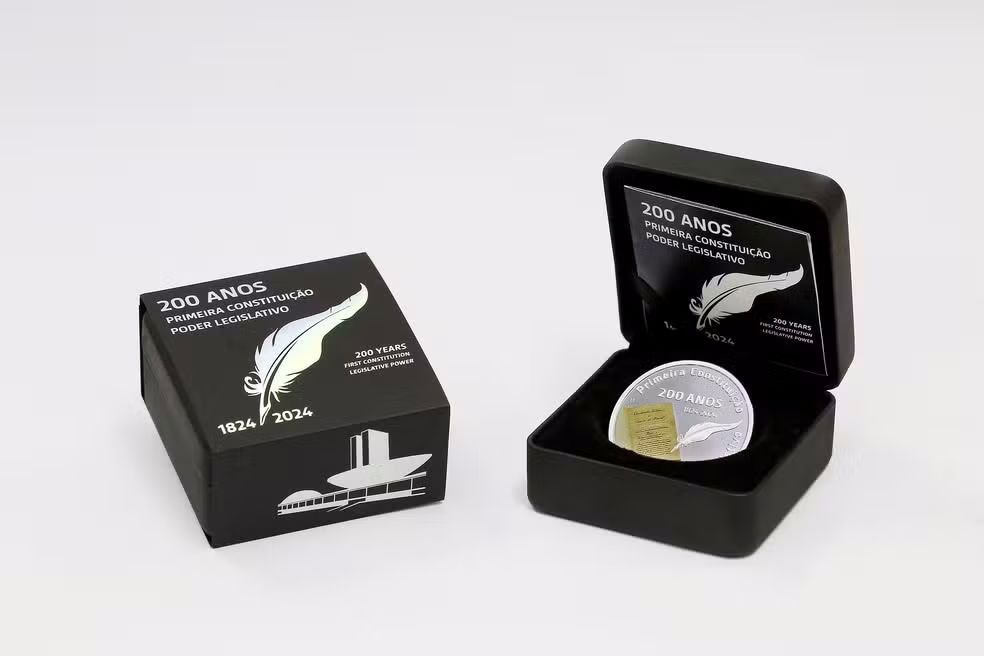 Moeda em prata para comemorar os 200 anos da primeira Constituição brasileira