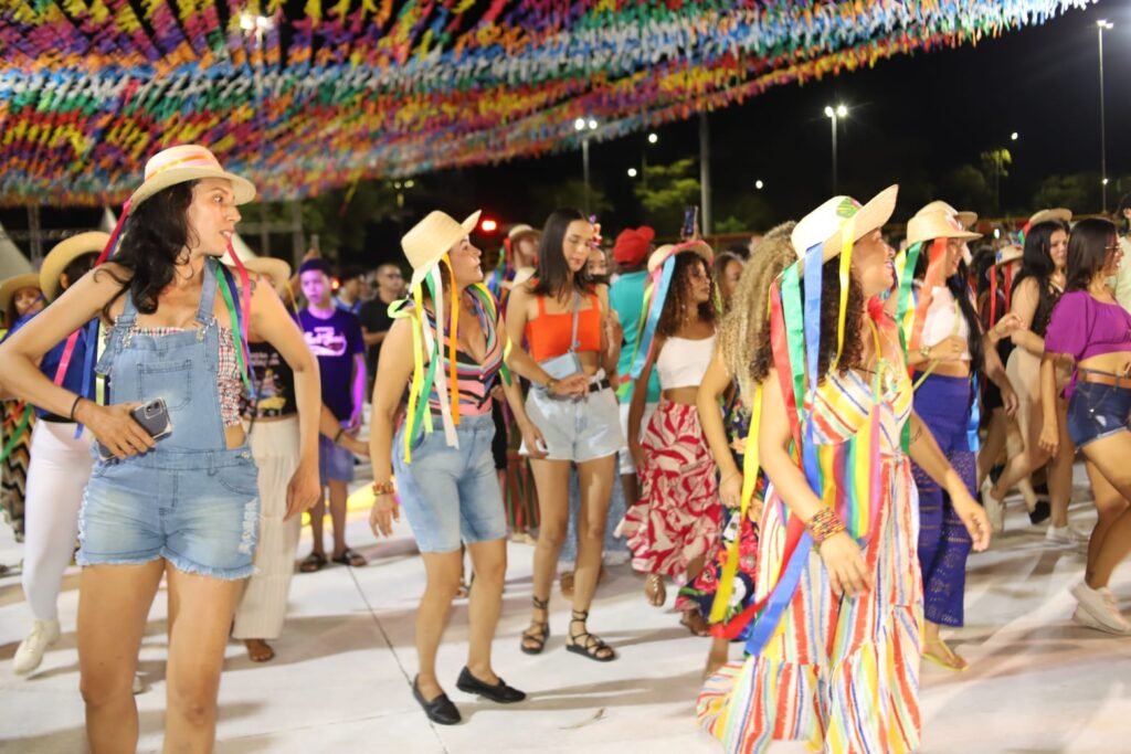 Primeira noite do Festival Jeca Tatu