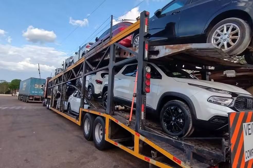 Carros de luxo apreendidos em perseguição no Pará