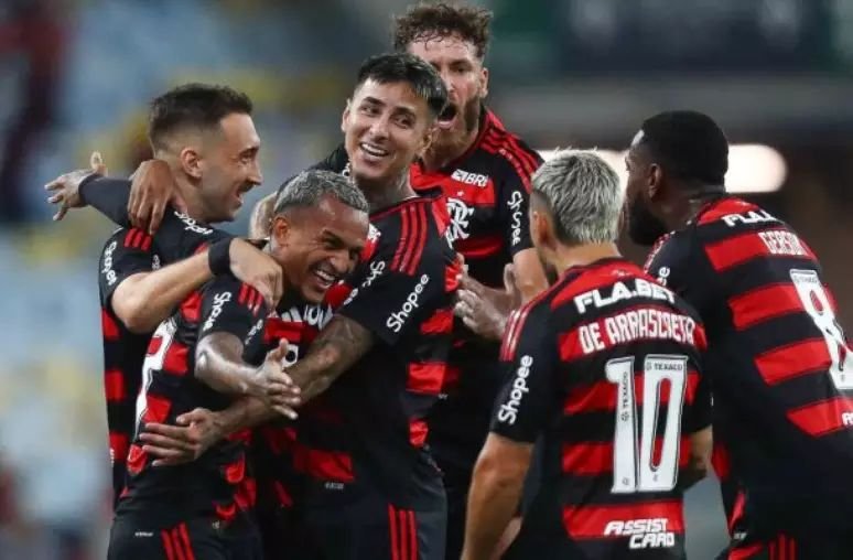 Flamengo vence Fluminense