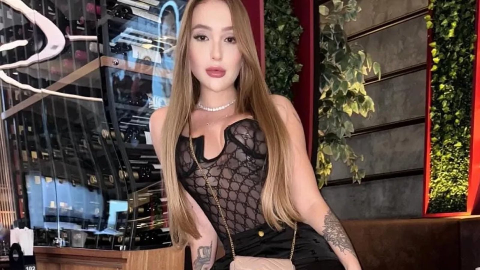 Influenciadora é presa por falsificar cosméticos