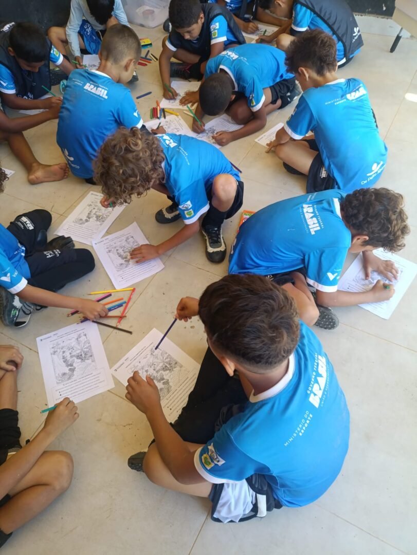 Oficina socioambiental mobiliza jovens contra queimadas