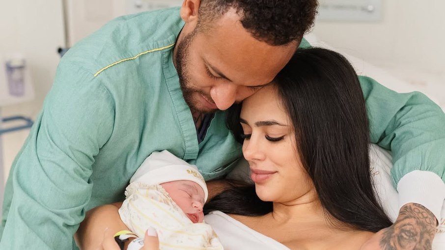 Filha de Neymar nasce em hospital de luxo