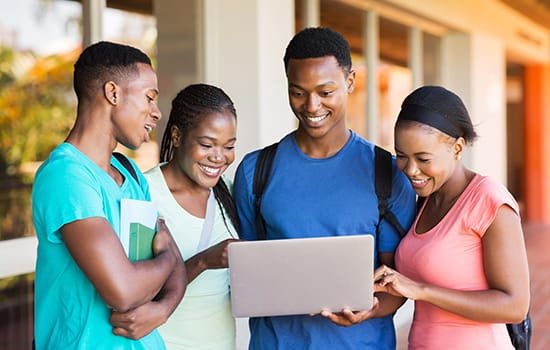 Desigualdade racial trava avanço acadêmico no país