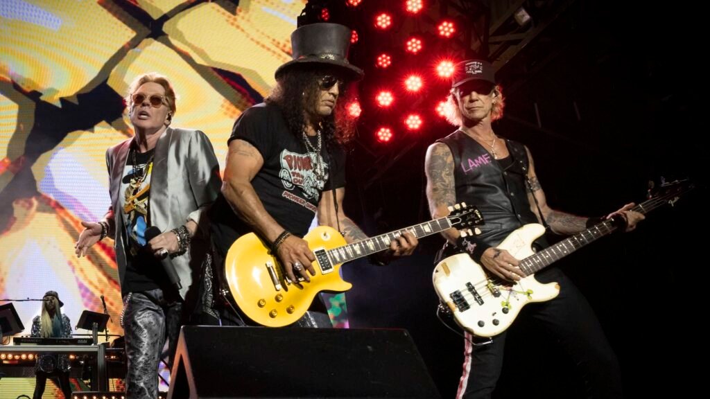Guns N’ Roses e Lynyrd Skynyrd lideram o Monsters of Rock 2026